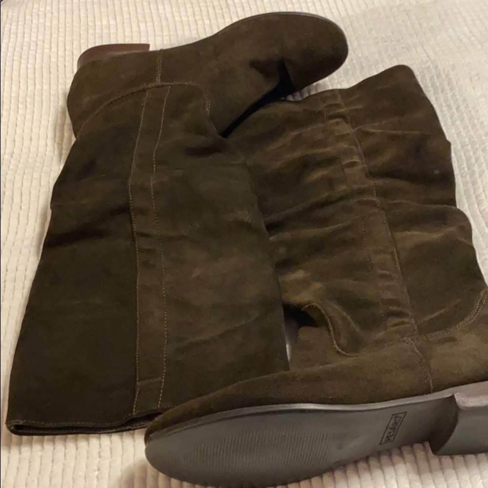 Dark brown flat below the knee boots